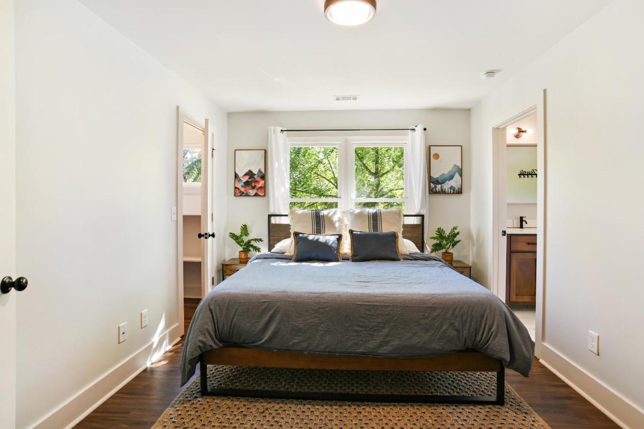 Sun Lit Modern Home With Good Vibes And Lots Of Coffee - Designedbydom Atlanta Exterior photo