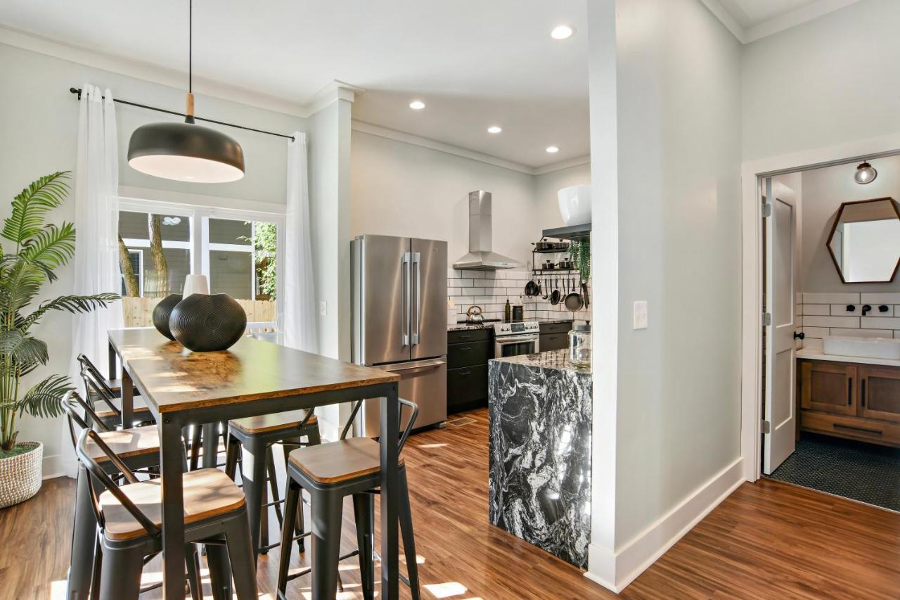 Sun Lit Modern Home With Good Vibes And Lots Of Coffee - Designedbydom Atlanta Exterior photo